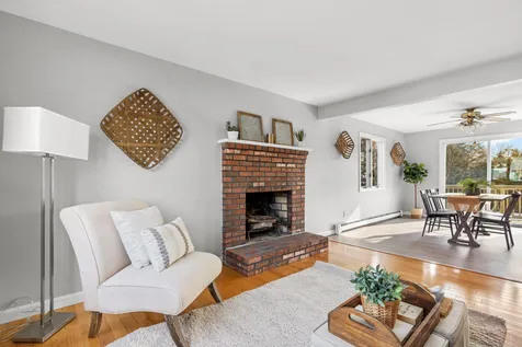 41 Laxson Avenue Manchester NH 03103