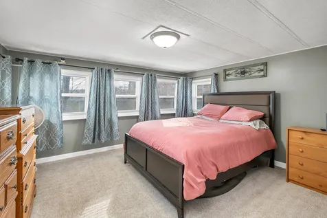 10 South Fuchsia Drive Rochester NH 03867