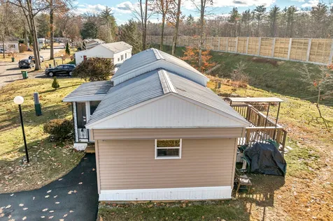 10 South Fuchsia Drive Rochester NH 03867