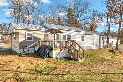 10 South Fuchsia Drive Rochester NH 03867