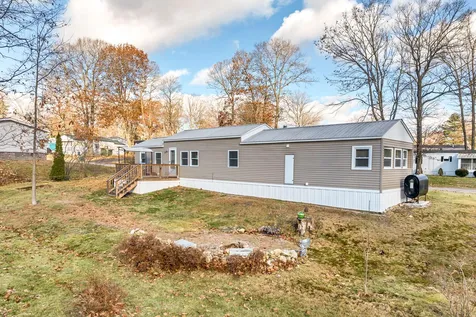 10 South Fuchsia Drive Rochester NH 03867
