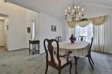 1 Canter Court Nashua NH 03063