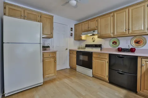 1 Canter Court Nashua NH 03063