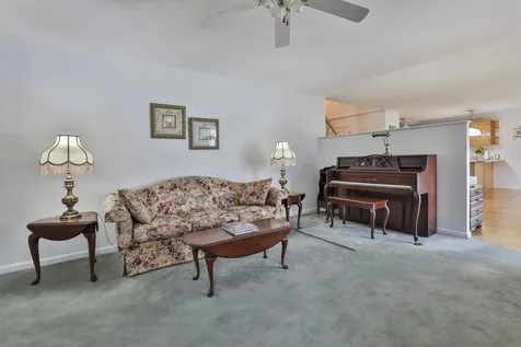 1 Canter Court Nashua NH 03063