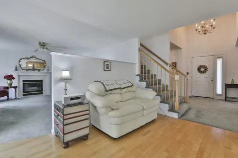 1 Canter Court Nashua NH 03063