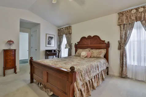 1 Canter Court Nashua NH 03063