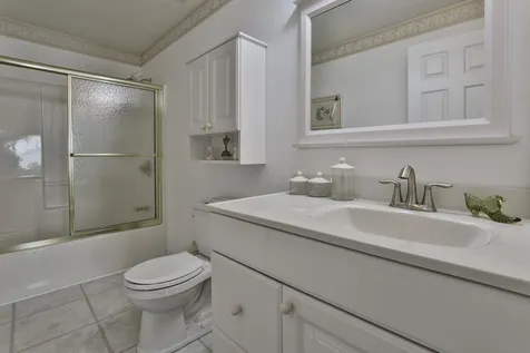 1 Canter Court Nashua NH 03063