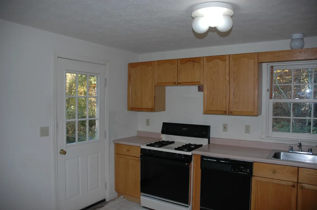 2 Rookery Way Litchfield NH 03052