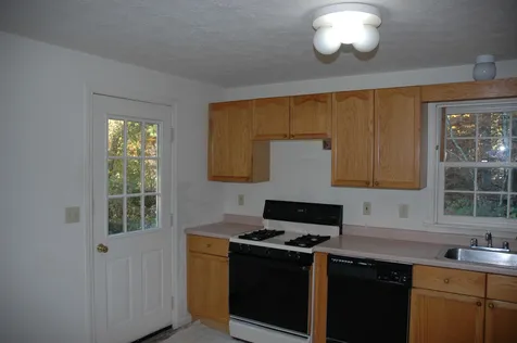 2 Rookery Way Litchfield NH 03052