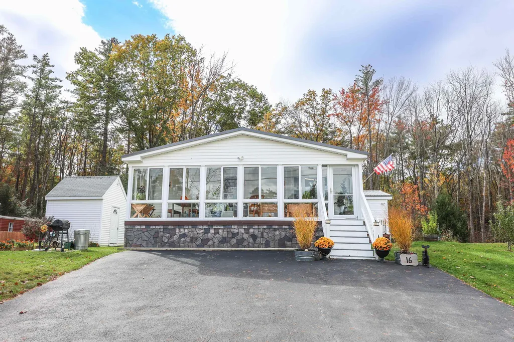 16 Roland Drive Allenstown NH 03275