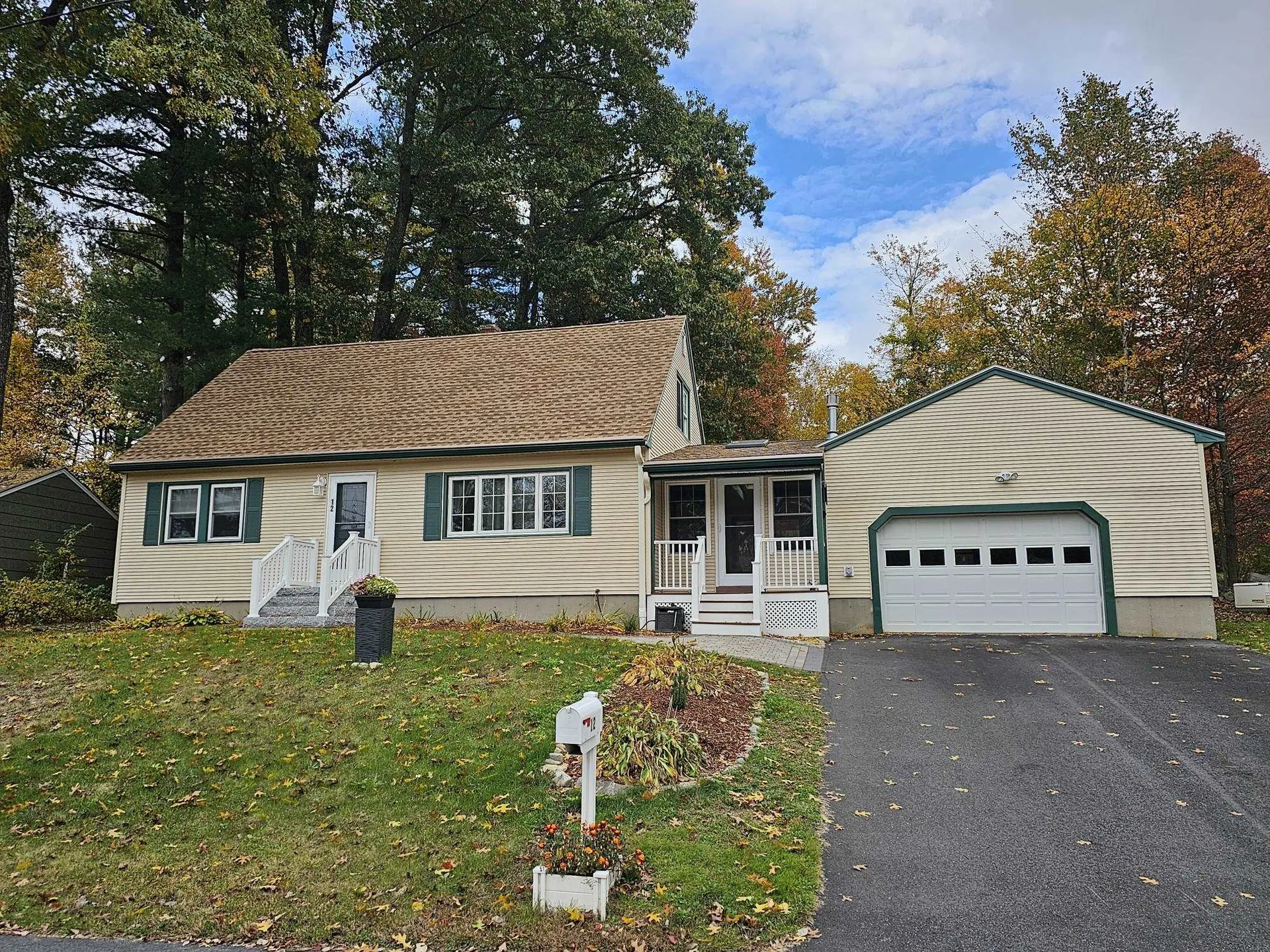 12 Elmer Drive Nashua NH 03062