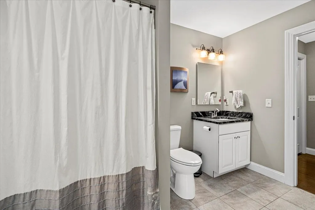 23b Braemoor Woods Road Salem NH 03079