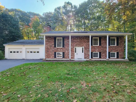 7 Wildwood Terrace Hudson NH 03051