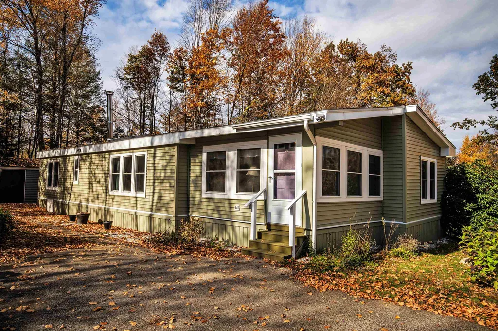 13 Rim Road Danville NH 03819