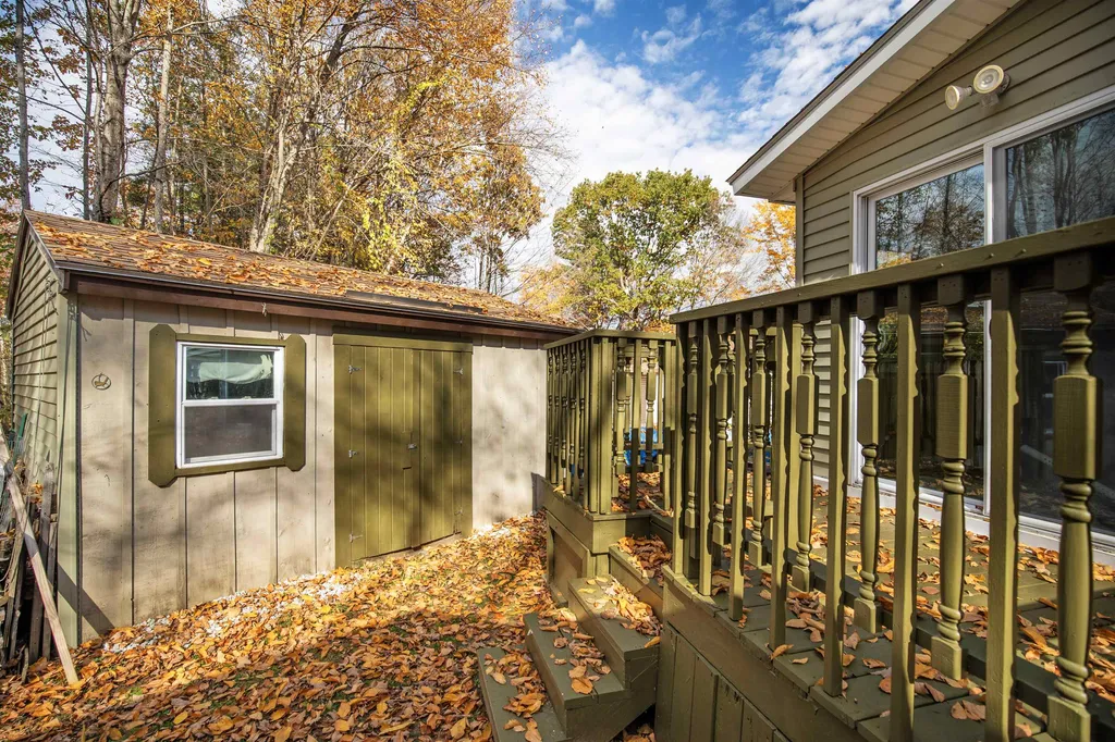 13 Rim Road Danville NH 03819