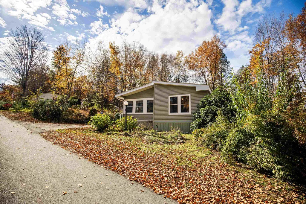 13 Rim Road Danville NH 03819