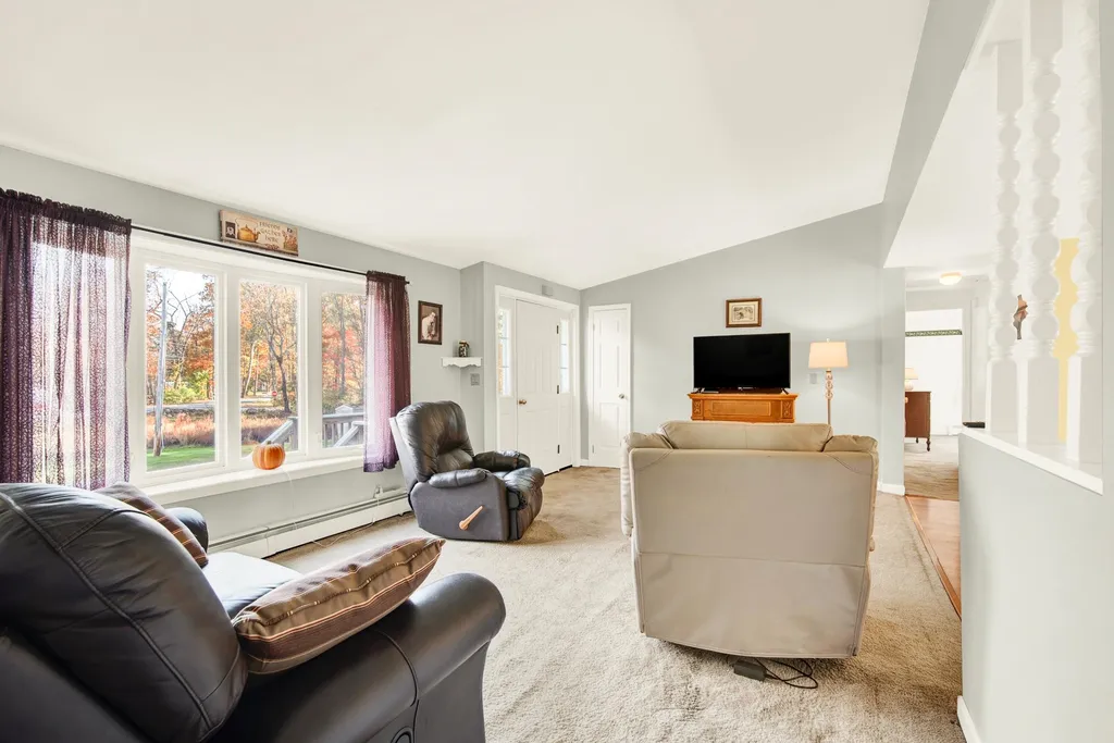 230 South Road Fremont NH 03044