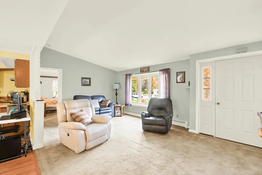 230 South Road Fremont NH 03044