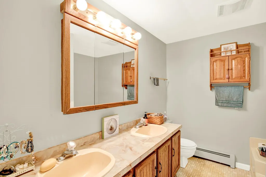 230 South Road Fremont NH 03044