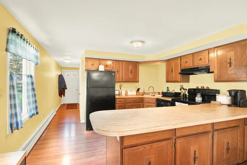230 South Road Fremont NH 03044