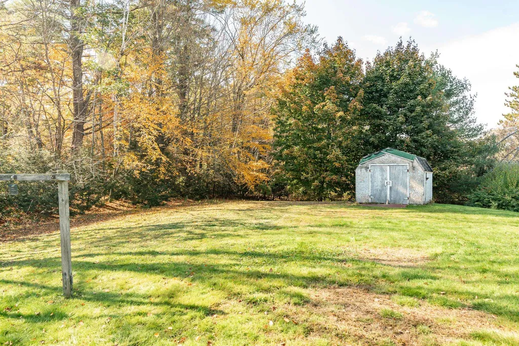 230 South Road Fremont NH 03044