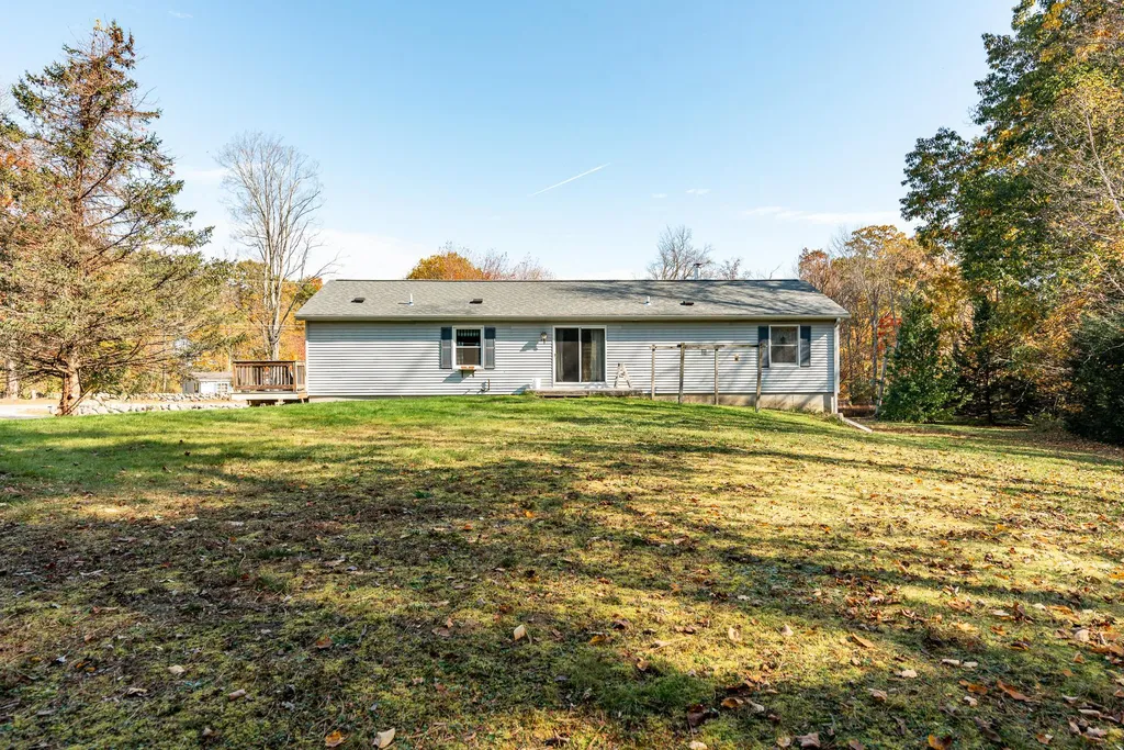 230 South Road Fremont NH 03044