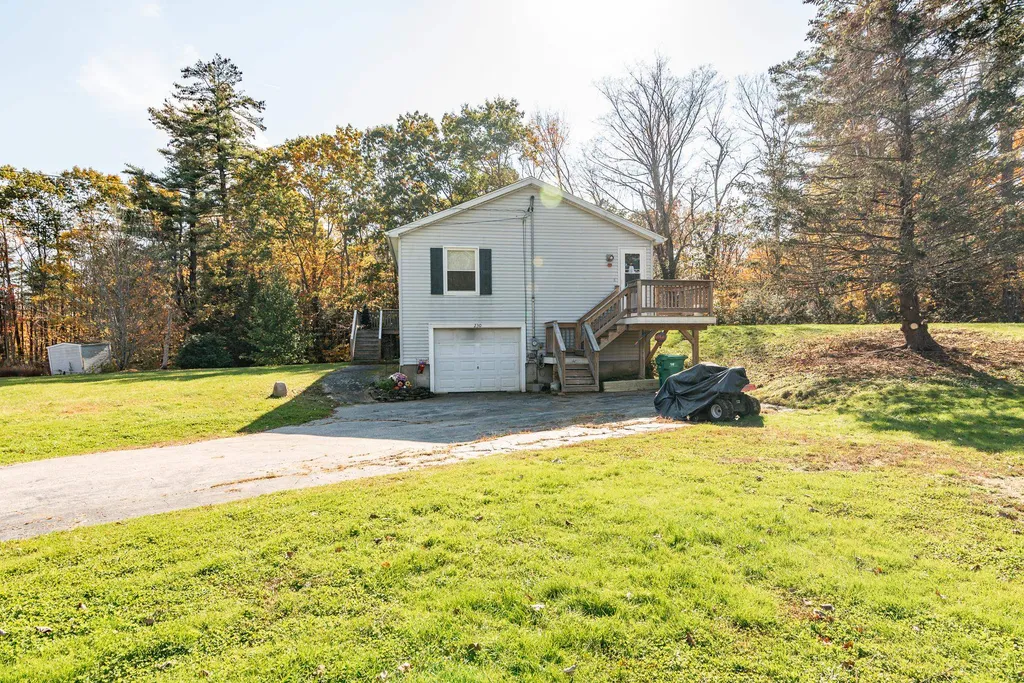 230 South Road Fremont NH 03044