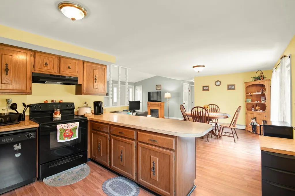230 South Road Fremont NH 03044