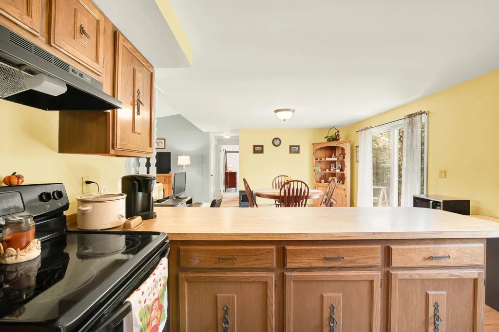 230 South Road Fremont NH 03044