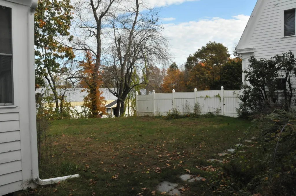 208 Chestnut Hill Road New Boston NH 03070