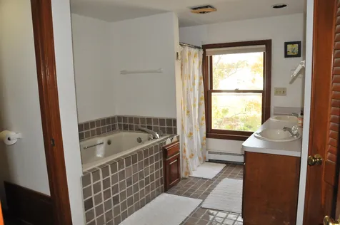 208 Chestnut Hill Road New Boston NH 03070