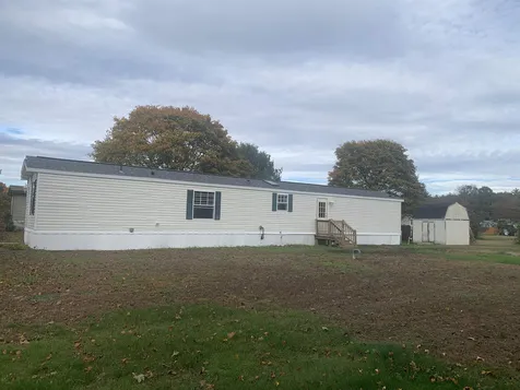 8 Morning Glory Lane Rochester NH 03868
