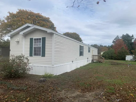 8 Morning Glory Lane Rochester NH 03868