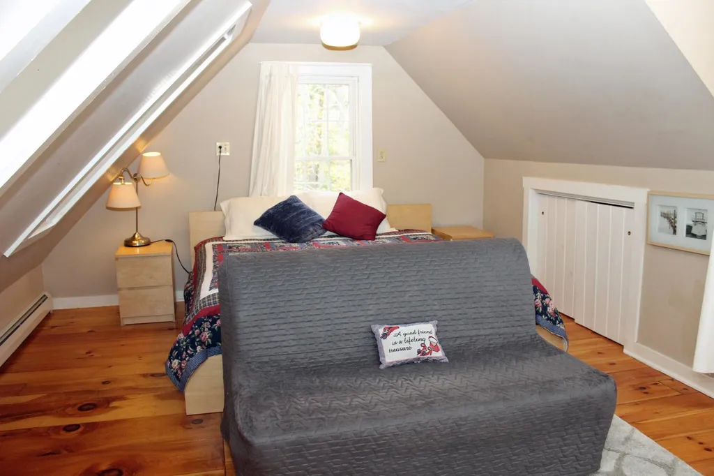 21 High Street Meredith NH 03253
