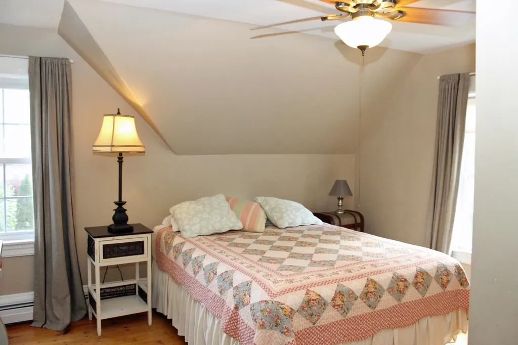 21 High Street Meredith NH 03253
