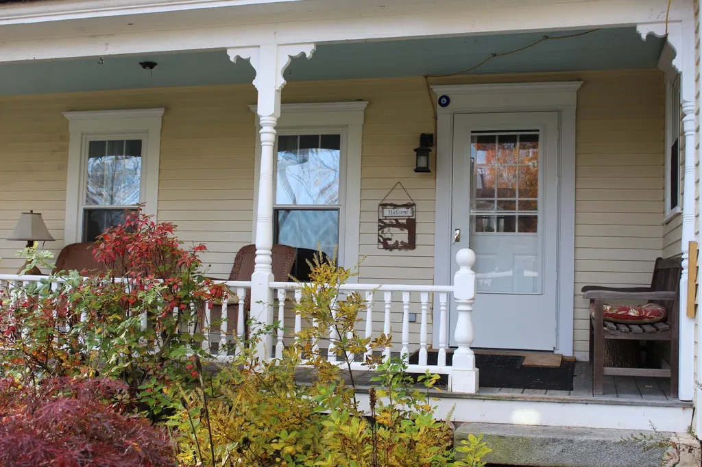 21 High Street Meredith NH 03253
