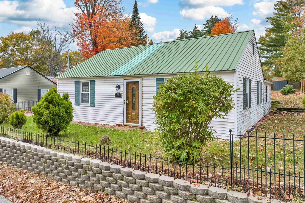 28 Circle Drive Meredith NH 03253