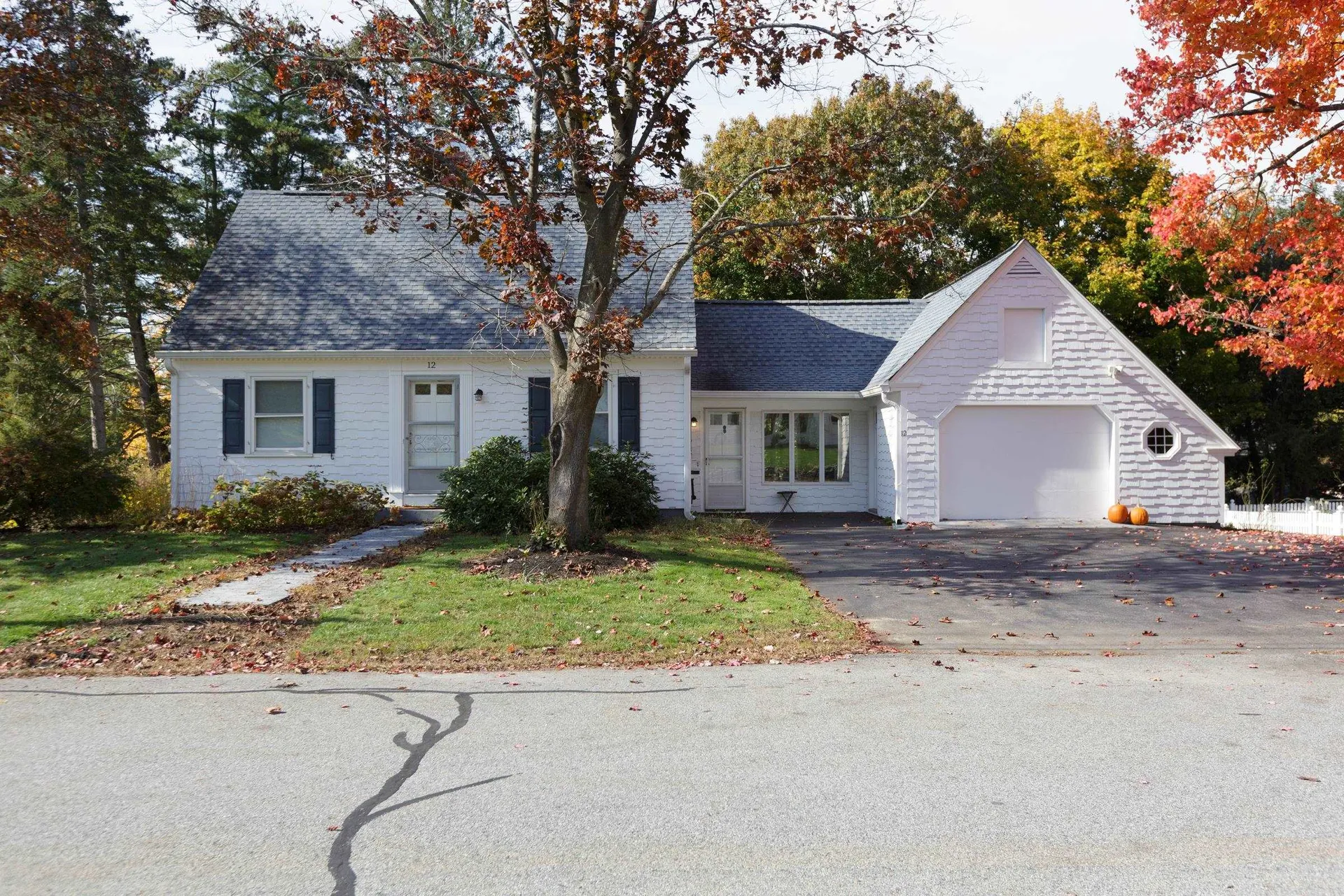 12 Burnside Street Nashua NH 03064