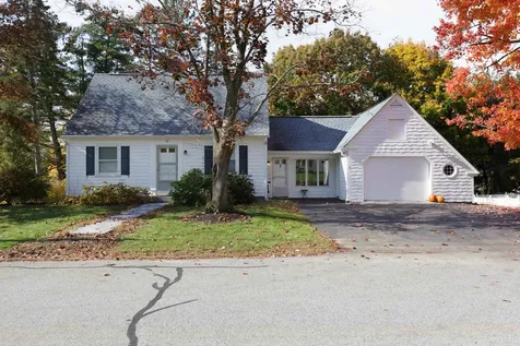 12 Burnside Street Nashua NH 03064