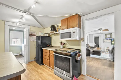 18 Broadway Pembroke NH 03275