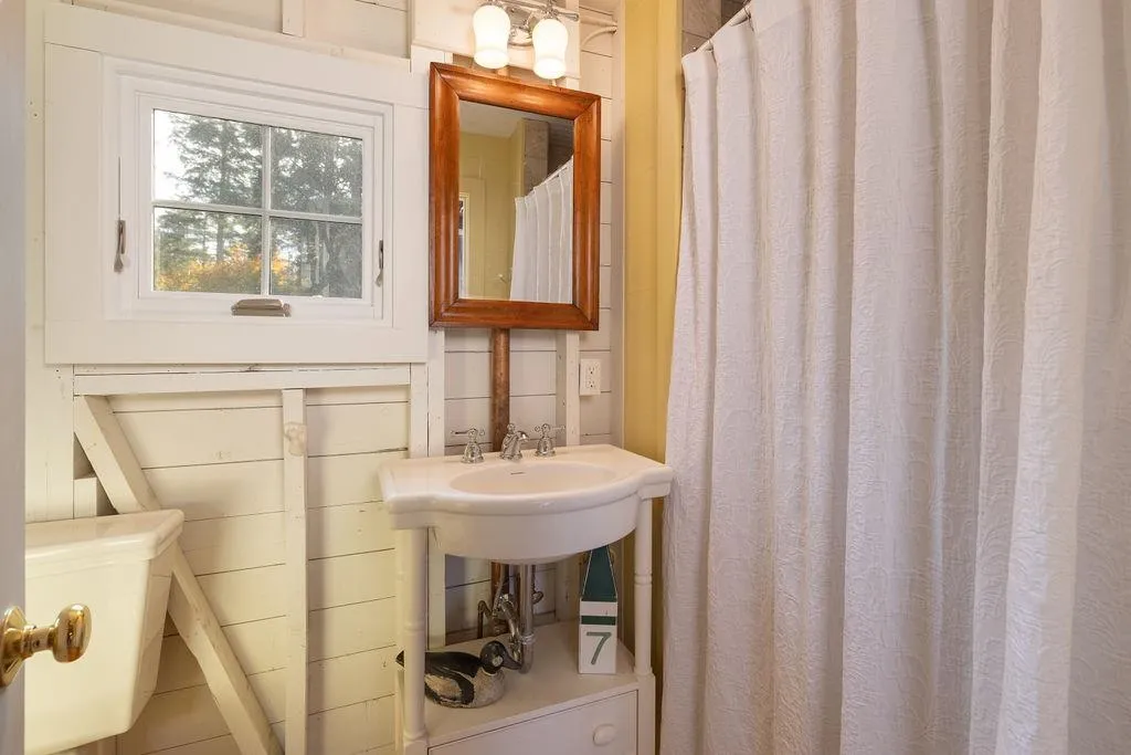 265 Elkins Road New London NH 03233