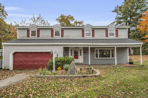 13 Lawrence Road Derry NH 03038