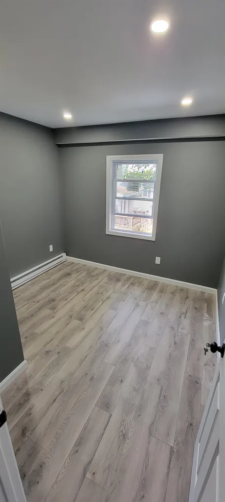 33 Haines Street Nashua NH 03060