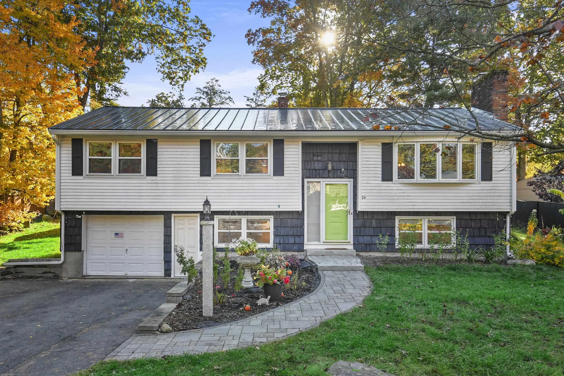 24 Glen Drive Nashua NH 03062