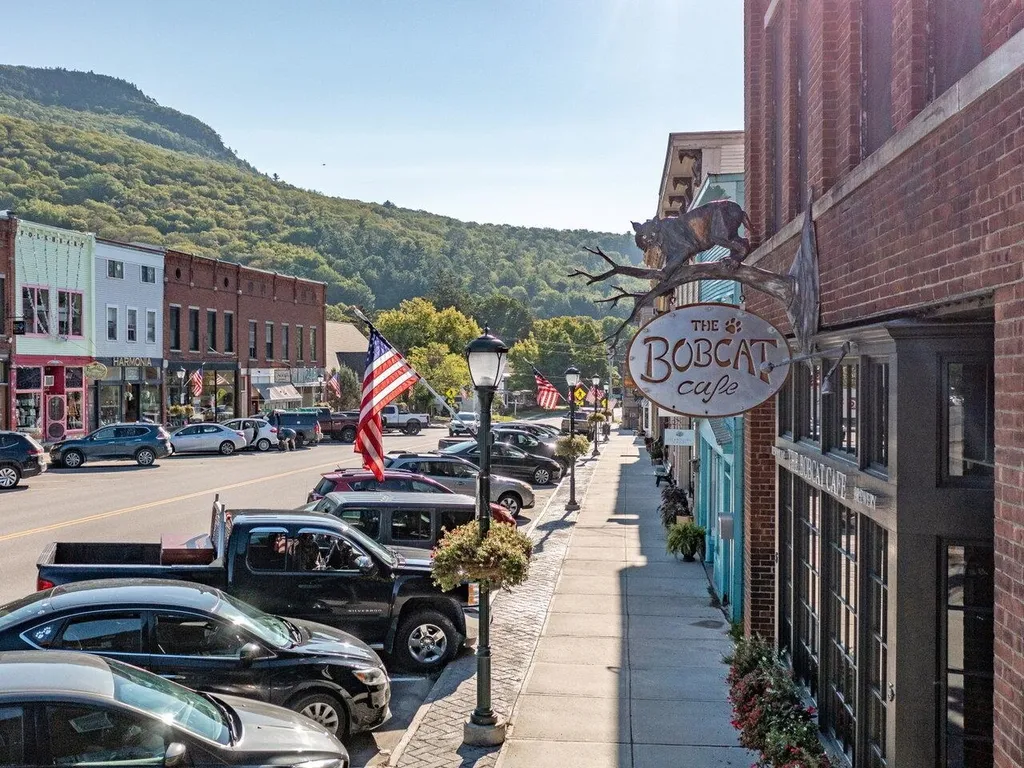 12 North Street Bristol VT 05443