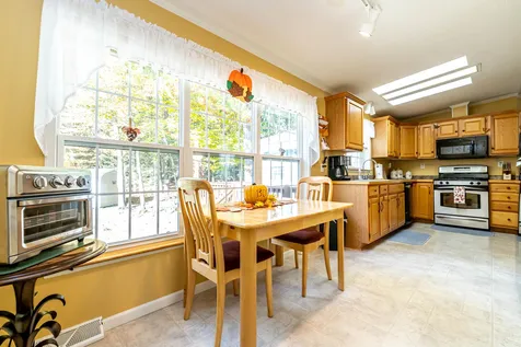 86 Freedom Hill Road Hampstead NH 03841