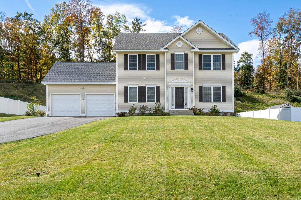 143 Brookview Drive Hooksett NH 03106