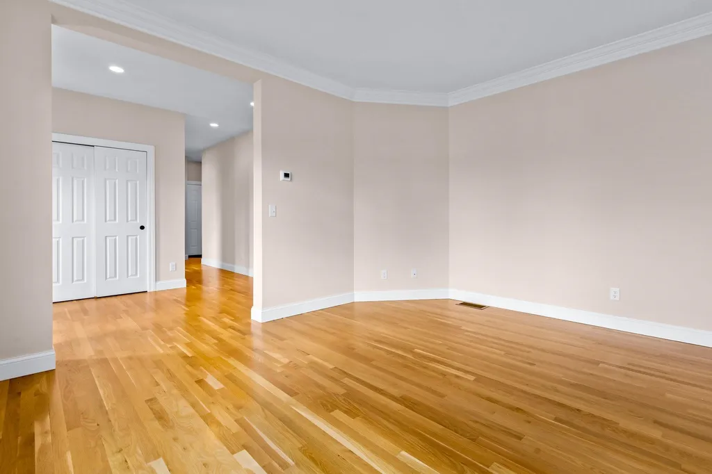 143 Brookview Drive Hooksett NH 03106