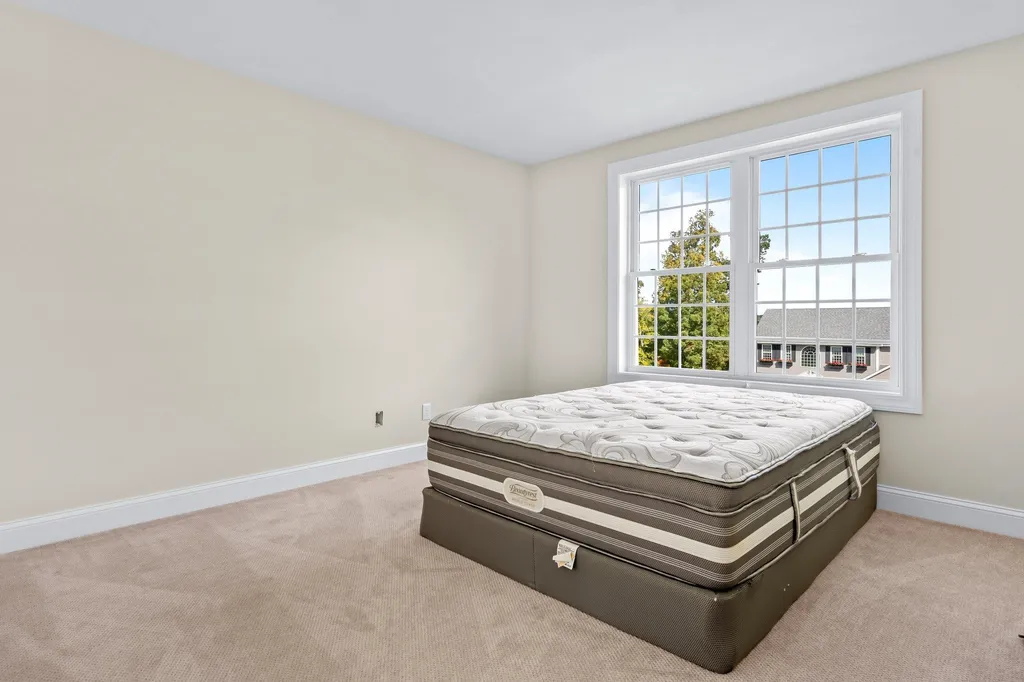 143 Brookview Drive Hooksett NH 03106