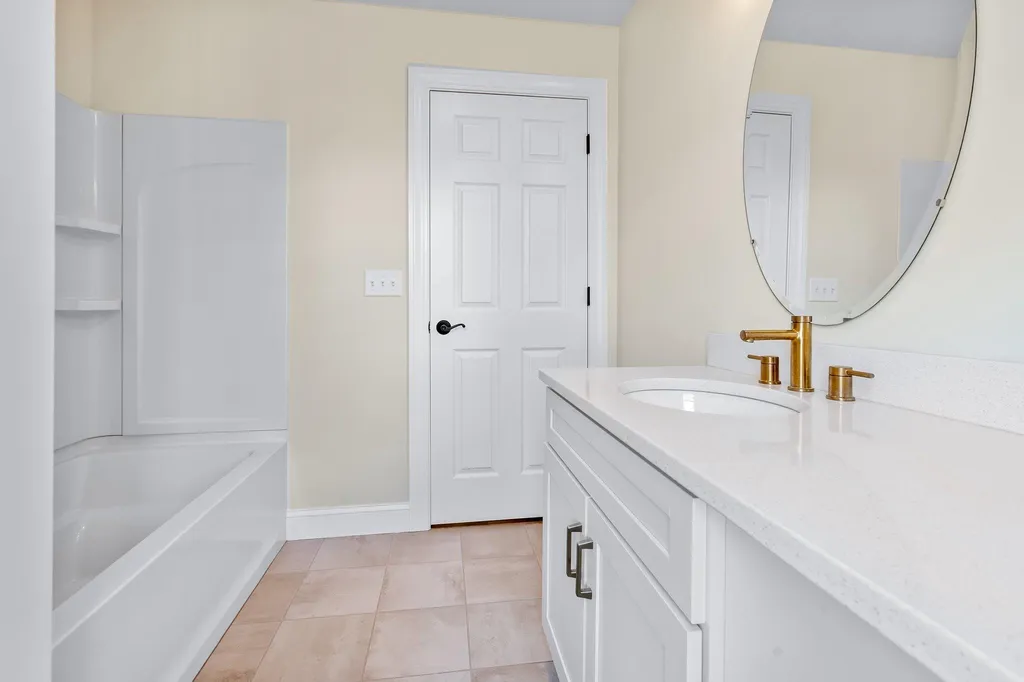 143 Brookview Drive Hooksett NH 03106